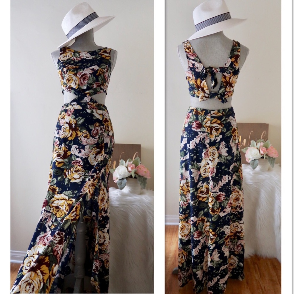 CHLOE-Navy Floral Fantasy Maxi Dress - Picture 2 of 6